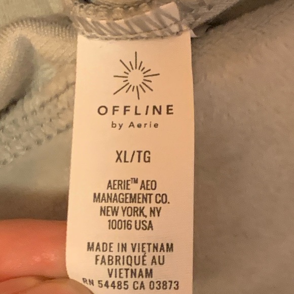 OFFLINE by Aerie Cropped Hoodie XL Light Gray/ Silver Long Sleeve Thumb Holes - Picture 3 of 7